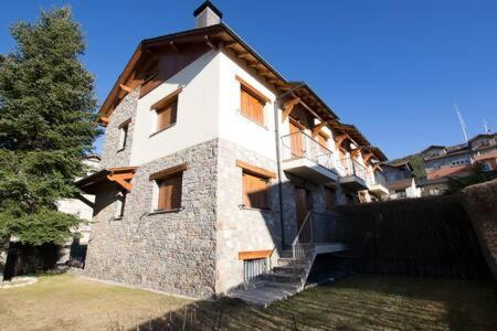 Casa Amb Jardi Alp公寓 外观 照片