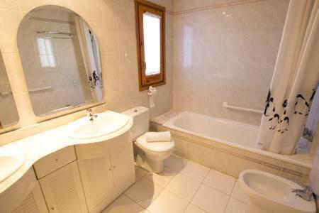 Casa Amb Jardi Alp公寓 外观 照片